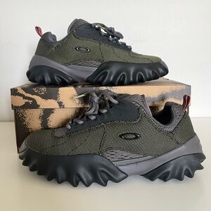 Oakley Factory Team Jacquard Chop Saw Graphite/Green, Used (Size US Men’s 9.5)